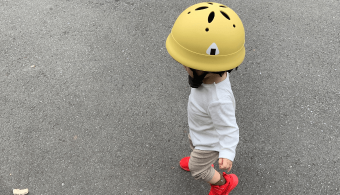 前乗りと同時にヘルメットを着用開始した1歳児